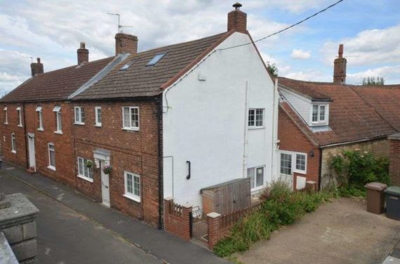 5 Bedroom Semi-Detac...